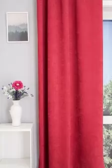 Ramon – Egyik oldalán bársonyos szövésű, sötét pink színű sötétítő egyedi méretre varrva