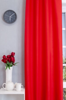 Piros színű vászon dekor anyag, egyedi méretű asztalterítő egyedi méretre varrva