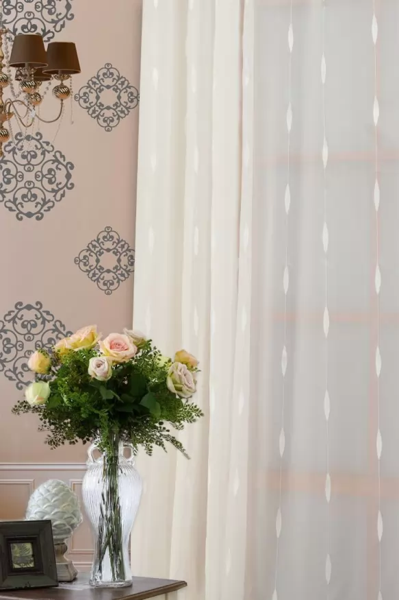 Tört fehér színű levélmintás nyírt voile függöny 1275/300/01