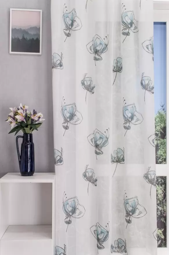 Fehér, pillangó virágos, batiszt jellegű függöny, ólomzsinóros 