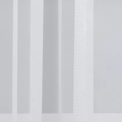 Fehér, függőleges csíkozású voile függöny egyedi méretre varrva