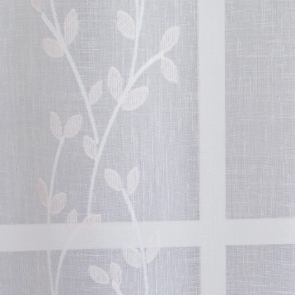 Selma – tört fehér színű, halvány rózsaszín, leveles- indás, leveles, hímzett, nyírt sablet függöny, ólomzsinóros  egyedi méretre varrva