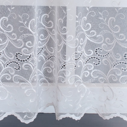 Jangce – hímzett, fehér színű, bordűrös dreher sablé függöny egyedi méretre varrva