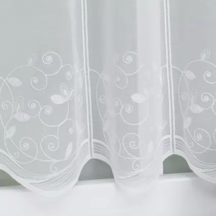 Fehér hímzett levél mintás vitrázs függöny egyedi méretre varrva