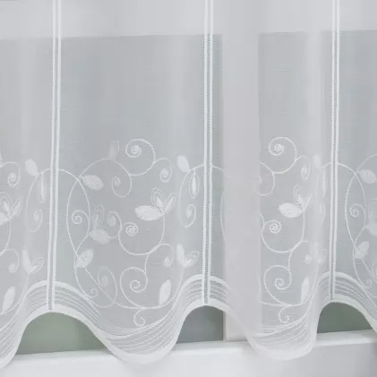 Tört fehér, hímzett indás, leveles sablet vitrázs függöny egyedi méretre varrva