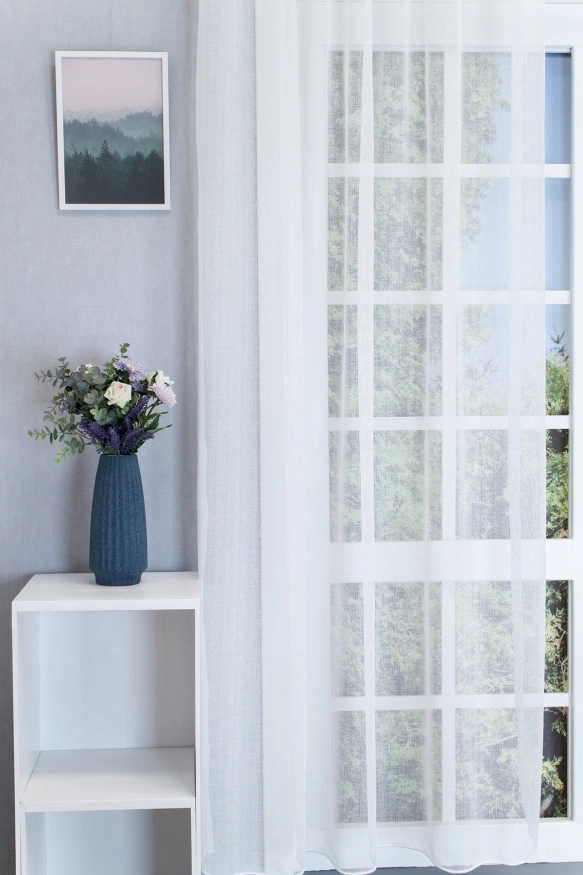 Fehér színű, vasaláskönnyített fényáteresztő jacquard függöny, szórt mintával d24660-01-300