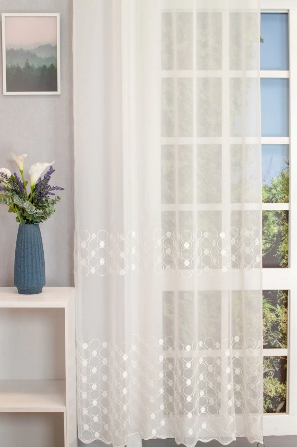 Sangro-ecrü hímzett bordűrös voile Sangro/210/12