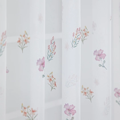 Fehér-zöld-rózsaszín romantikus nyári hangulatú fényáteresztő voile függöny, nyomott virág mintával egyedi méretre varrva