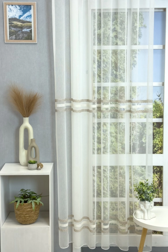 Ekrü színű vasalókímélő sablé függöny bézs-fehér buklé csíkokkal 1670578985