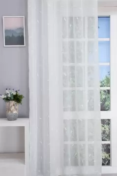 Hímzett hullámmintás, ekrü színű voile függöny ólomzsinóros egyedi méretre varrva