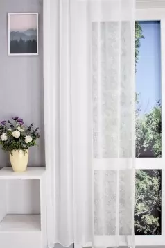 Nancy - fehér , selymes, vastag szálú sablet függöny , ólomzsinóros egyedi méretre varrva