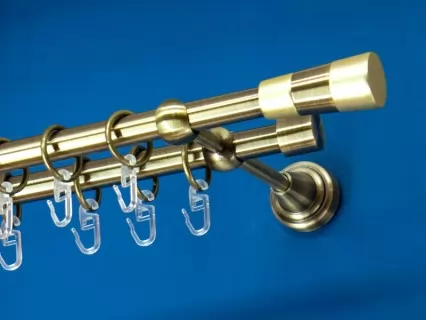 Fém függönykarnis-garnitúra, fáraó végzáróval, kétsoros, antik arany, 140&nbsp;cm, átm. 16 mm