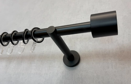Tobacco – matt fekete, egysoros fém függönykarnis-garnitúra, 200 cm, átm. 19 mm