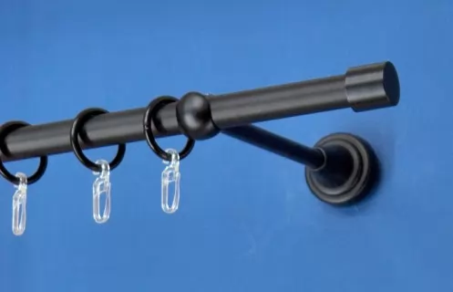 Fém függönykarnis-garnitúra, kupak végzáróval, egysoros, fekete, 240&nbsp;cm, átm. 16 mm