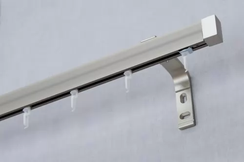 Modern sínes karnisszett erős fémötvözetből, Motivo,  készre szerelve, Alu-szatén, egysoros, 140 cm